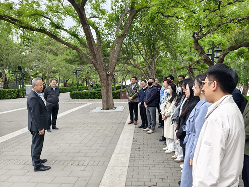 華夏金租與北京信托聯(lián)合開展陶然亭公園紅色教育主題團青活動