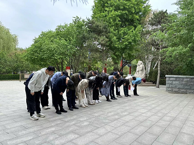 華夏金租與北京信托聯(lián)合開展陶然亭公園紅色教育主題團青活動